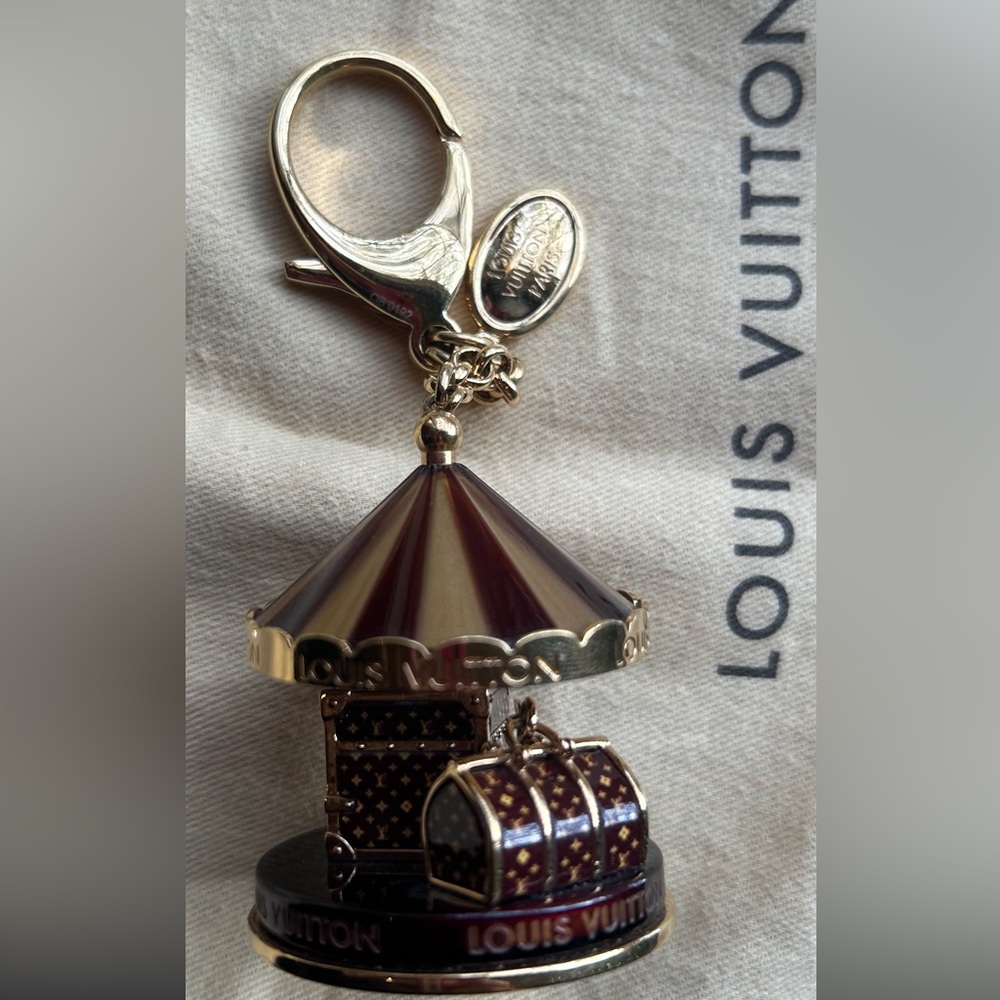 ❤️Authentic Louis Vuitton Monogram Carousel Key Chain Fob Purse Charm❤️❤️❤️Rare